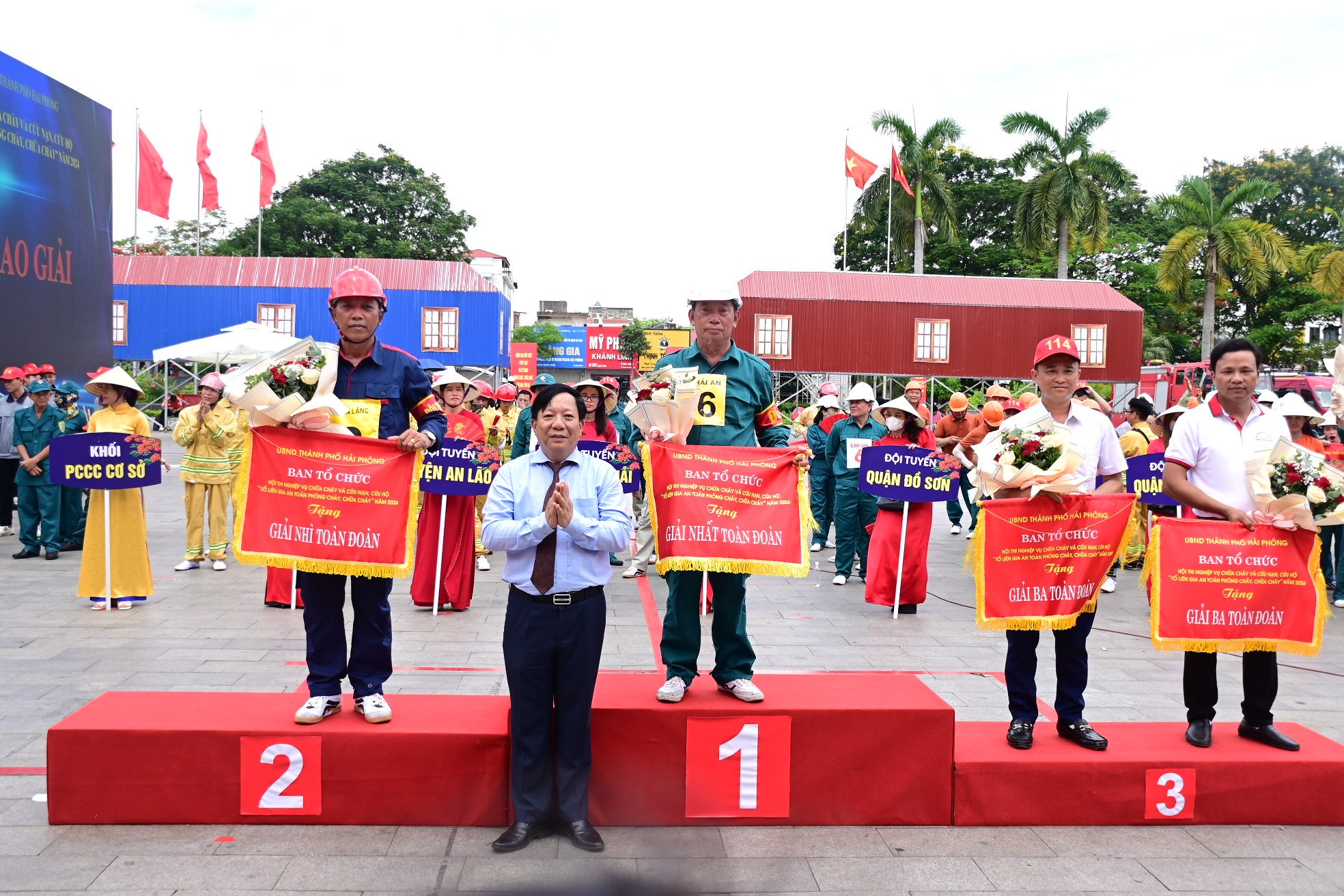 Hội thi nghiệp vụ chữa cháy và cứu nạn, cứu hộ “Tổ liên gia an toàn phòng cháy chữa cháy” thành phố năm 2024: Quận Hải An xuất sắc giành giải Nhất toàn Đoàn